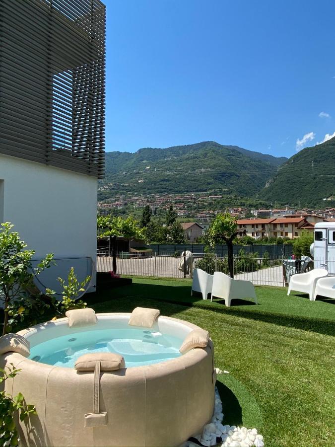 Art B&B Design Costa Volpino Kültér fotó