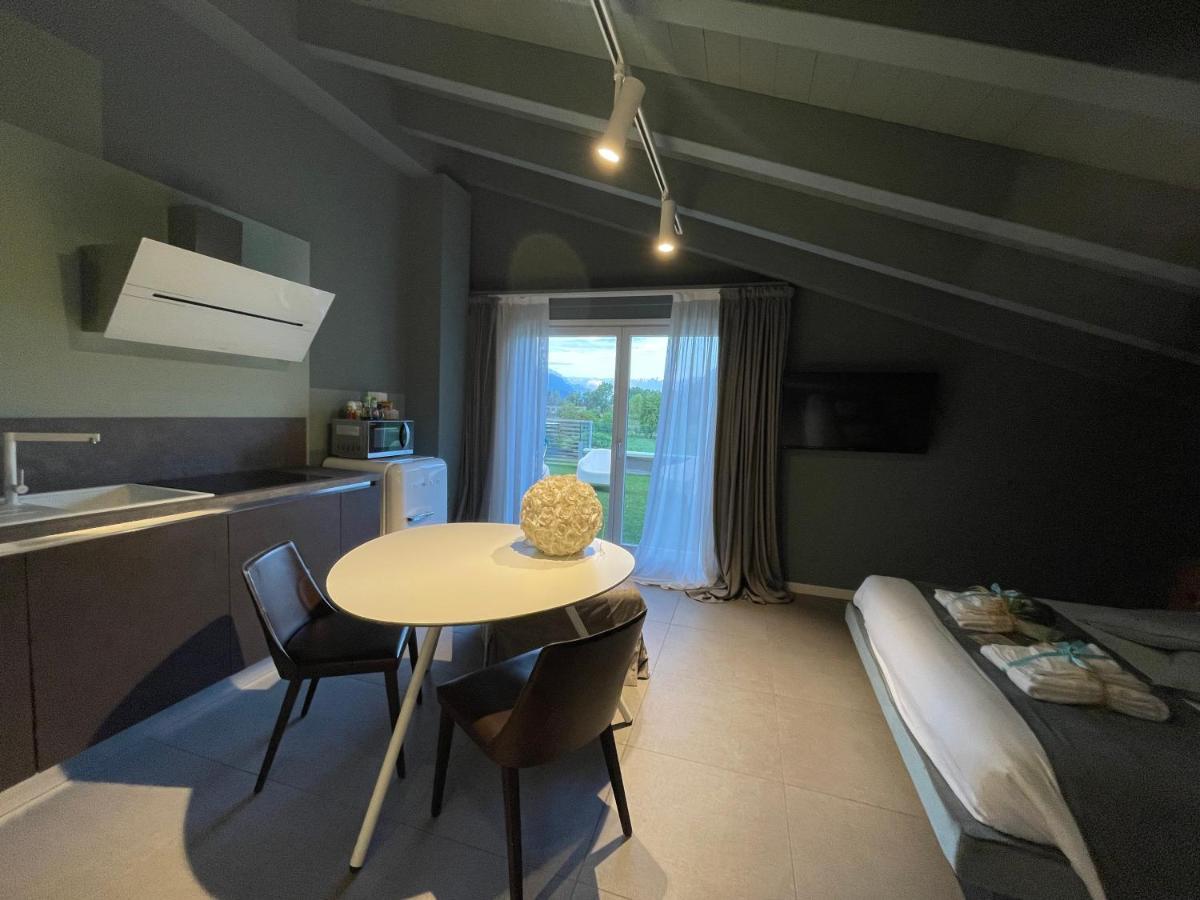 Art B&B Design Costa Volpino Kültér fotó
