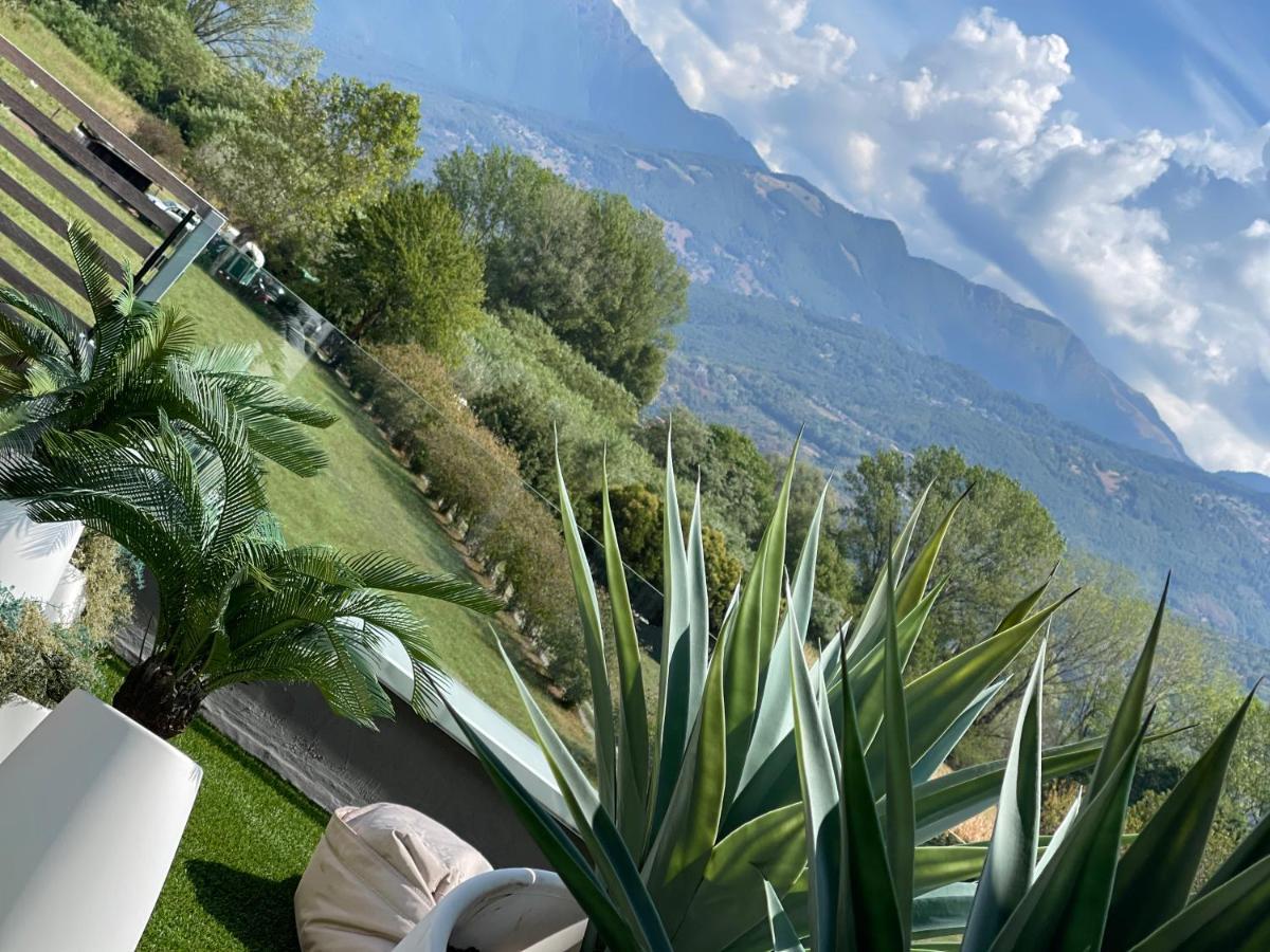 Art B&B Design Costa Volpino Kültér fotó