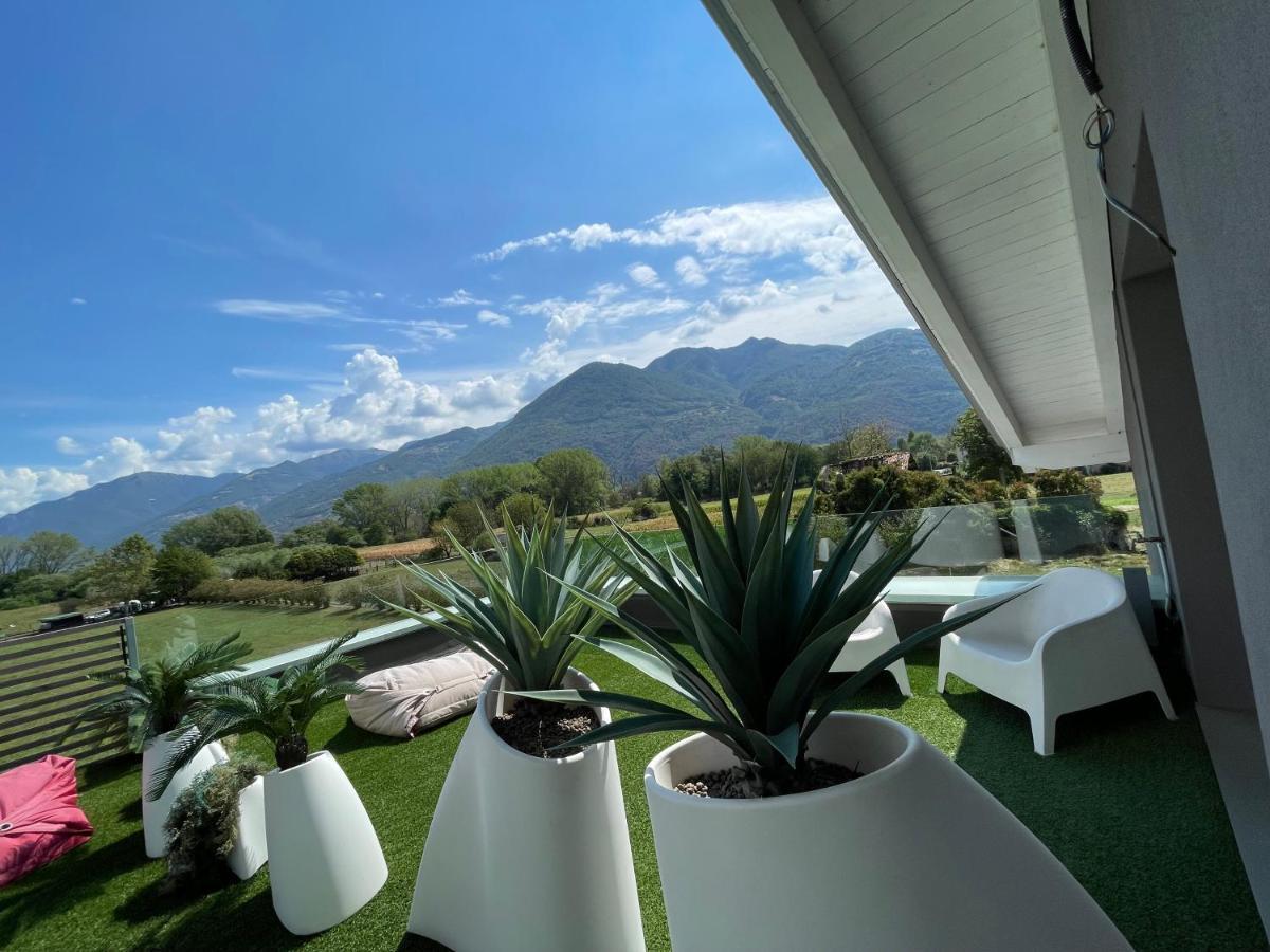 Art B&B Design Costa Volpino Kültér fotó