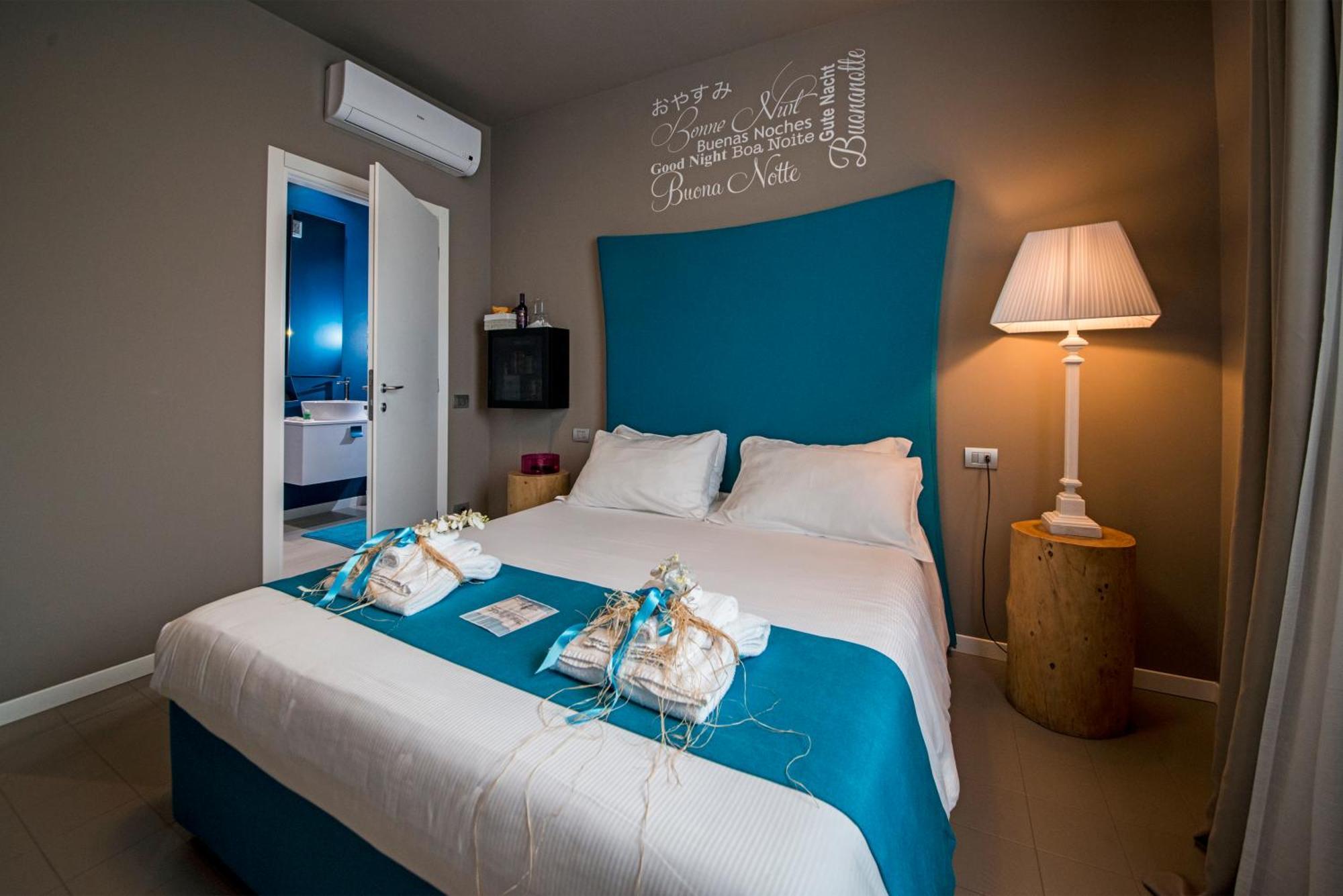 Art B&B Design Costa Volpino Kültér fotó