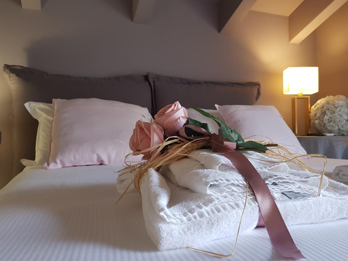Art B&B Design Costa Volpino Kültér fotó