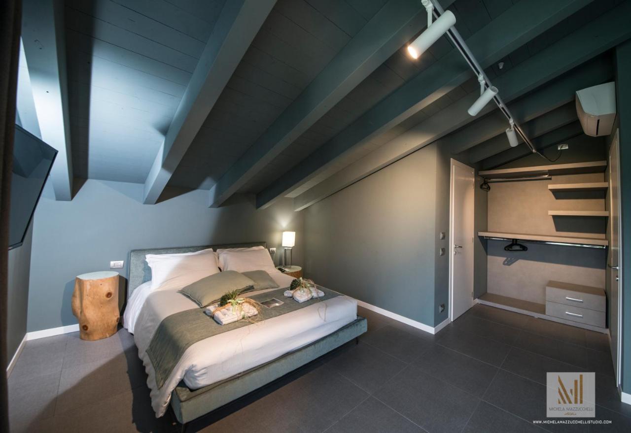 Art B&B Design Costa Volpino Kültér fotó